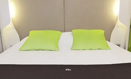 西雷恩克劳内钟楼酒店